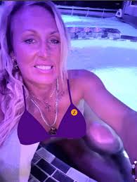 Sharing beautiful dress photos and editing skills