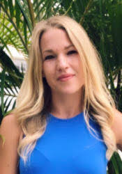 Ashley Payne's Instagram, Twitter & Facebook