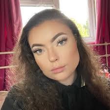 Jessica Hageman's Instagram, Twitter & Facebook