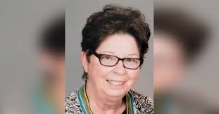 Carol Dillingham's Instagram, Twitter & Facebook