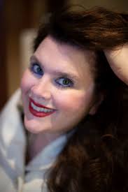 Talented alumna sings and appears in movies and TV