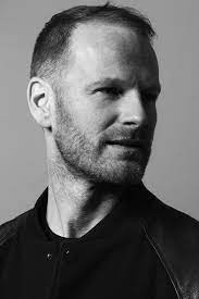Joachim trier dorastał w sam trzydziestoparoletni wówczas trier wiarygodnie uchwycił obraz współczesnego pokolenia. Joachim Trier Home Facebook