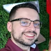 300+ perfiles de «Noé»