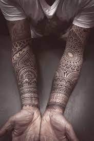 Tatouage Homme Motifs Tribal Inspiration Mandala T Shirt Blanc Et Noir Tatouage Avant Bras