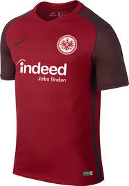 Neben einer tiefen verwurzelung mit der stadt frankfurt ist die diva vom main weit über die region hinaus für emotionsgeladene stadionmomente und ihre stimmgewaltige fanszene bekannt. Eintracht Frankfurt 2018 19 Third Kit