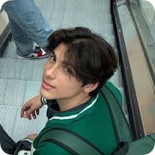 Declan Lee (deckleeXO)