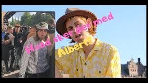 Faldt over denne i dag. Hvad Sker Der Med Albert Dyrlund Part 1 Youtube