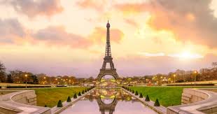 Iată și cea mai surprinzătoare mențiune din lista noastră de curiozități despre turnul eiffel. Turnul Eiffel Se Redeschide Ce Reguli Trebuie Respectate