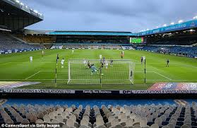 Find out which players and managers have won monthly and annual awards, and filter results by season or award, on the official website of the premier league. Leeds United Sind Nicht Betroffen Die Ihre Scheinwerfer Trotz Spieler Anspruche Mehr Geblendet Zu Werden Aktuelle Boulevard Nachrichten Und Fotogalerien Zu Stars Sternchen