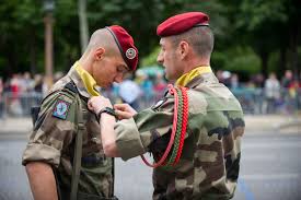 Les détails très réalistes des sculptures sont pour certains le signe d'une après avoir mis ces indices bout à bout, les chercheurs ont élaboré une théorie : La Culture Et Coutumes Militaires Sengager Fr