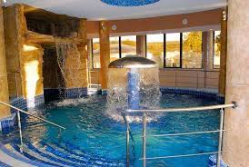 Este impartita in doua zone, cuprinzand urmatoarele facilitati in cadrul complexului president, format din hotel president cu 92 de camere, centru de conferinte cu 4 sali, dimensiuni intre 25 si 400 de persoane. Hotel Aqua Park President Baile Felix Romania Camere Si Tarife Disponibile