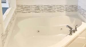 Explore air tub features & options | find the perfect air bath an air tub creates thousands of warm bubbles that caresses the skin. Atlanta Hot Tub Suites Hotels With Private In Room Whirlpool Tubs