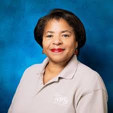 Elizabeth Almonte's Instagram, Twitter & Facebook