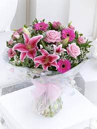 Between having to choose to either pick out a bouquet and have it shipped overseas, hoping it won't wilt or die in transit, or having to pick out and trust a florist abroad you know nothing about, it seemed international flower delivery was not an option. Baby Girl Hand Tied New Baby Flowers Flower Delivery Rose Bouquet