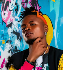 I was showed tha moves Schooled by the older dudes How to show and prove So  I move like a soldier move Real militant #FreeAlienSkin