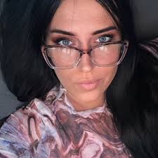 Amra Sabanovic's Instagram, Twitter & Facebook