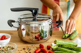 Emulsionate quindi con un mestolo d'acqua di cottura per ottenere un composto cremoso. La Pentola A Pressione Per Una Cucina Sana E Veloce Non Chiamatela Dieta