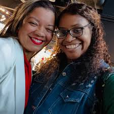 I absolutely loved cohosting the @jackandjillcirclecity Teens Christmas  wrapping event today! Can't wait to give these presents to two very  deserving families. #thankful