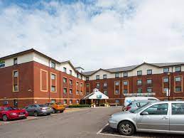 Which languages are spoken by the staff at holiday inn express colchester? Preisgunstige Holiday Inn Express Hotels Von Ihg In Newport