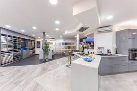 #herblay agression inouïe pas un mot de #melenchon #lfi tandis que l'incomptent notoire jacob #lr et la #lepen se réjouit presque de ce massacre pour engranger des voix. Cuisiniste Herblay Schmidt Magasin De Cuisine Dressing Salle De Bains