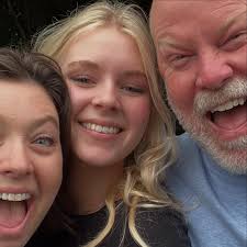 Concord Academy PROM '23 — Annie is a sophomore, but she has some sweet  upperclassmen friends who invited her along for the ride. I love that kids  still want to be fancy