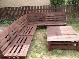 Un jardin dans lequel on se sent bien. 52 Idees Pour Fabriquer Votre Meuble De Jardin En Palette Archzine Fr
