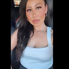 Christina Levesque's Instagram, Twitter & Facebook