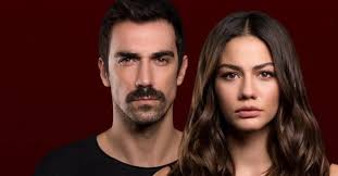 Eser yenenler show özel bölümünde doğduğun ev kaderindir dizinin hikayesinin yazarı gülseren budayıcıoğlu hikayenin nasıl ortaya çıktığını ve merak edilenleri anlattı. Dogdugun Ev Kaderindir Oyunculari Kimler Dogdugun Ev Kaderindir Konusu Nedir Takvim