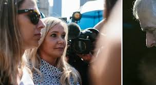 Epstein, Virginia Giuffre incalza il principe Andrea sull'alibi: «Provi che  non è capace di sudare»