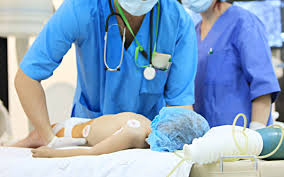 Reprezentanții spitalului sanador, unde a murit un copil după ce a fost operat, informează că documentația și declarațiile medicilor verificările vin după ce un copil în vârstă de un an și 8 luni a murit în weekend la sanador, un spital privat din capitală, în urma unei operații de hernie inghinală. Copil Mort DupÄ O OperaÈie BanalÄ Intr Un Spital Privat Mama Am Sunat La 112 SÄ VinÄ Smurd Totul Despre Mame