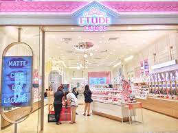 The new store spans 2,455 sqft and will house more than 1,000 product lines ranging from cosmetics, skincare, body care, perfume, hair care, nail colors and more. Etude House S Glass Tinting Lips Talk Engraving Name Sunway Velocity