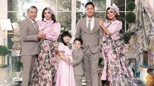 Anang hermansyah is a producer and actor, known for susahnya jadi perawan (2008), golden goal! Sekeluarga Positif Covid 19 Anang Hermansyah Jelaskan Kronologinya