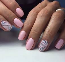 Maybe you would like to learn more about one of these? 20 Gyonyoru Otletet Mutatunk Hogyan Lehetnek A Rovid Kormok Elegansak Es Nagyon Noiesek Ketkes Com Chic Nails Manicure Nail Designs Manicure
