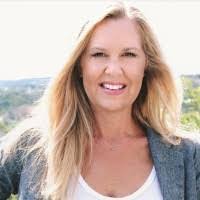 Holly Olds's Instagram, Twitter & Facebook