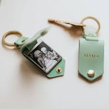 14 Personalized Gifts For Grandmothers Who Deserve The Best Mother S Day Gift Guide 2019 Grandmother Gifts Handmade Gifts For Her Photo Keychain