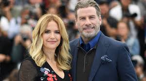 A szakasz segíteni próbál rajta, játékautomatákból befolyó pénzből. Meghalt Kelly Preston John Travolta Felesege 24 Hu
