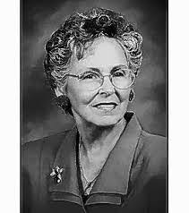 Lois Gow's Instagram, Twitter & Facebook