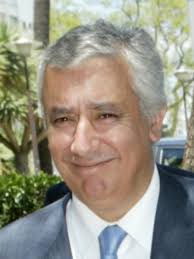 Javier Arenas debuta como actor como profesor en 7 vidas