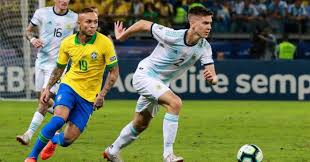 Información y servicios para los que viajan, estudian, trabajan y viven en la argentina. Watch Juan Foyth Mugs Off Philippe Coutinho With Garrincha Feint Planet Football