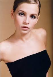 See other portfolios and book models on modelmanagement.com. Eszter Iszak Fmd Card And Summary Models The Fmd