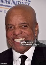 Marisa Wayne attends John Wayne Cancer Institute Auxiliary's 32nd... News  Photo