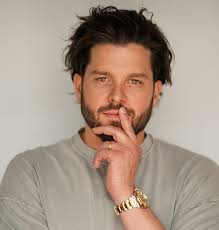 Just Like 🍯 • . . . Results from my Signature Tear Drop Technique! Swipe  👉🏽 for the before‼️Thank you so much @sydstaehle for assisting me  yesterday and of course linking