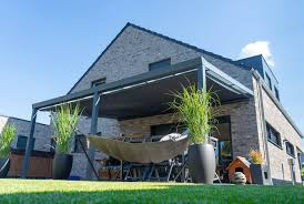 Terrassenuberdachung Veranda Aus Aluminium Anthrazit Modern Markise Uberdachung Terrasse Terrassenuberdachung Uberdachungen