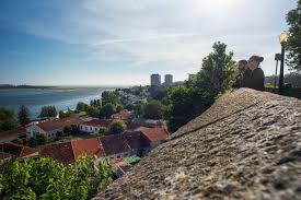 Largo de santa catarina código postal: 8 Sitios Perfeitos Para Ver O Por Do Sol No Porto