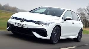 The mk8 golf's interiors will be completely overhauled and eschew the classic cockpit for a vast. Volkswagen Golf Gti Clubsport Vs Volkswagen Golf R Automotobuzz Com