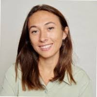 Claire Hunt's Instagram, Twitter & Facebook