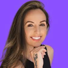 Vicky Labelle's Instagram, Twitter & Facebook