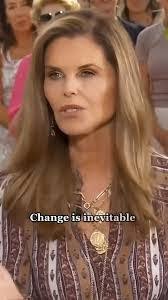 Shari Hartley's Instagram, Twitter & Facebook