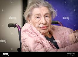 Beaton hi-res stock photography and images