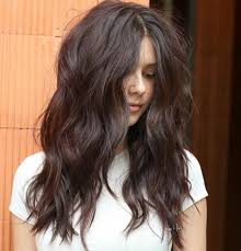 I look da provare per capelli medi, lunghi e corti. Acconciature Per Capelli Mossi Il Segreto Delle Donne Sempre Eleganti Archzine It